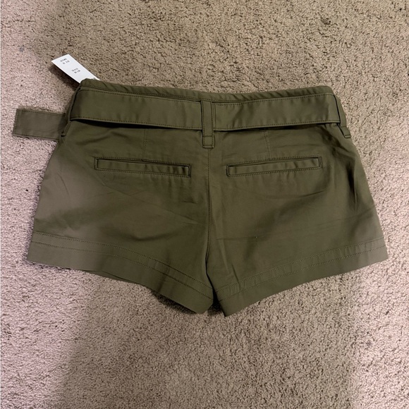 Abercrombie Mid Rise Utility Short - Picture 8 of 8